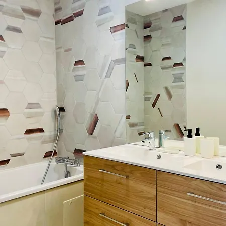 Le Du Lac, Centre Ville, Lr124