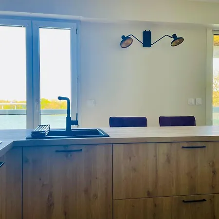 Le Du Lac, Centre Ville, Lr124