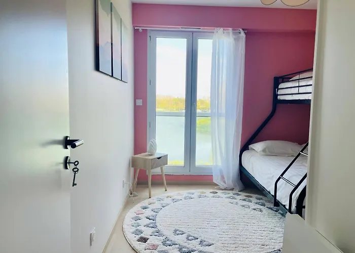 Le Du Lac, Centre Ville, Lr124 * La Rochelle (Charente-Maritime)